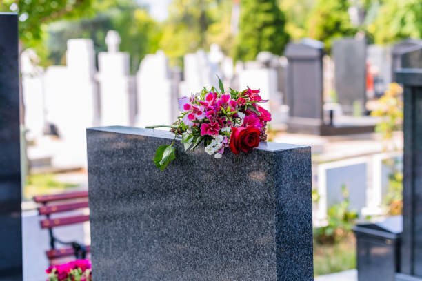 CIMETIÈRE – RENOUVELLEMENT DES CONCESSIONS FUNÉRAIRES